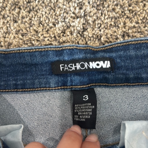 Fashion Nova - Picture 2 of 3